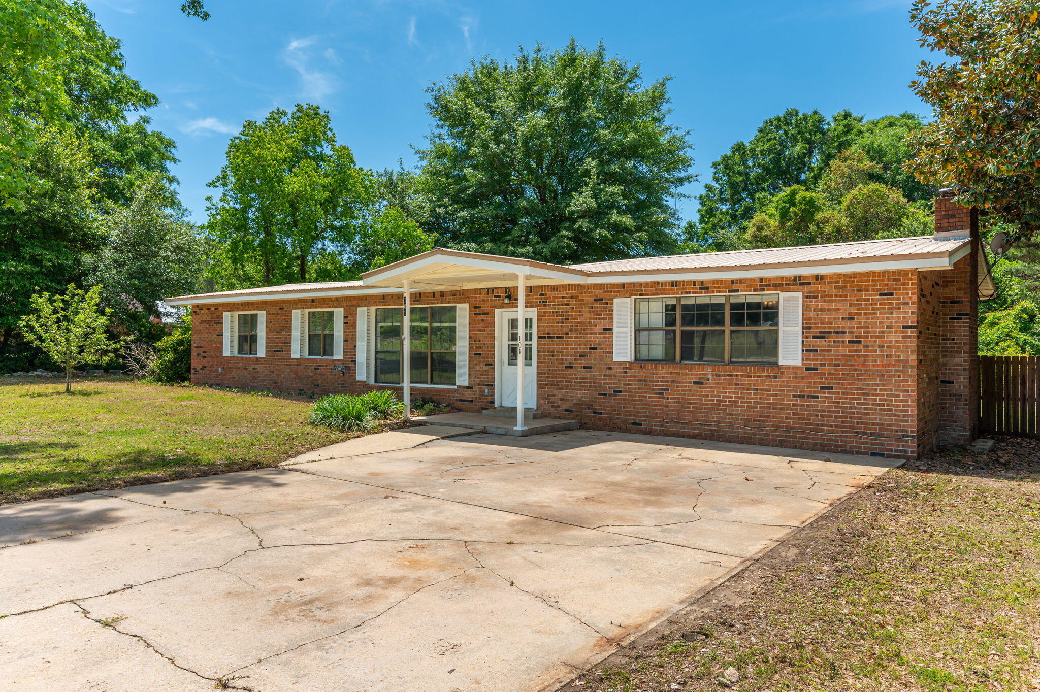 101 Seminole Trail Crestview, FL 32536 - Photo 2 of 30 a view of a house with a yard
