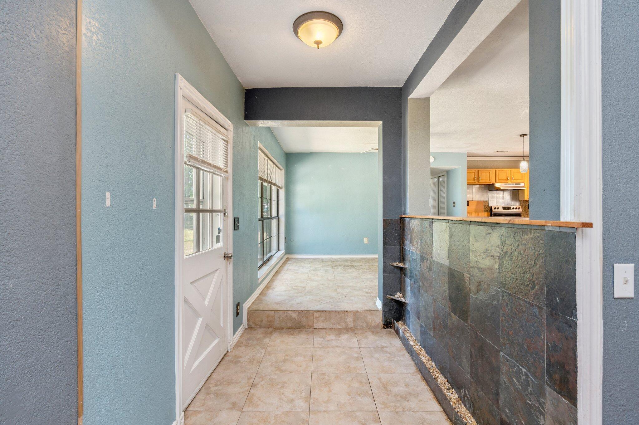 101 Seminole Trail Crestview, FL 32536 - Photo 5 of 30 a view of a hallway