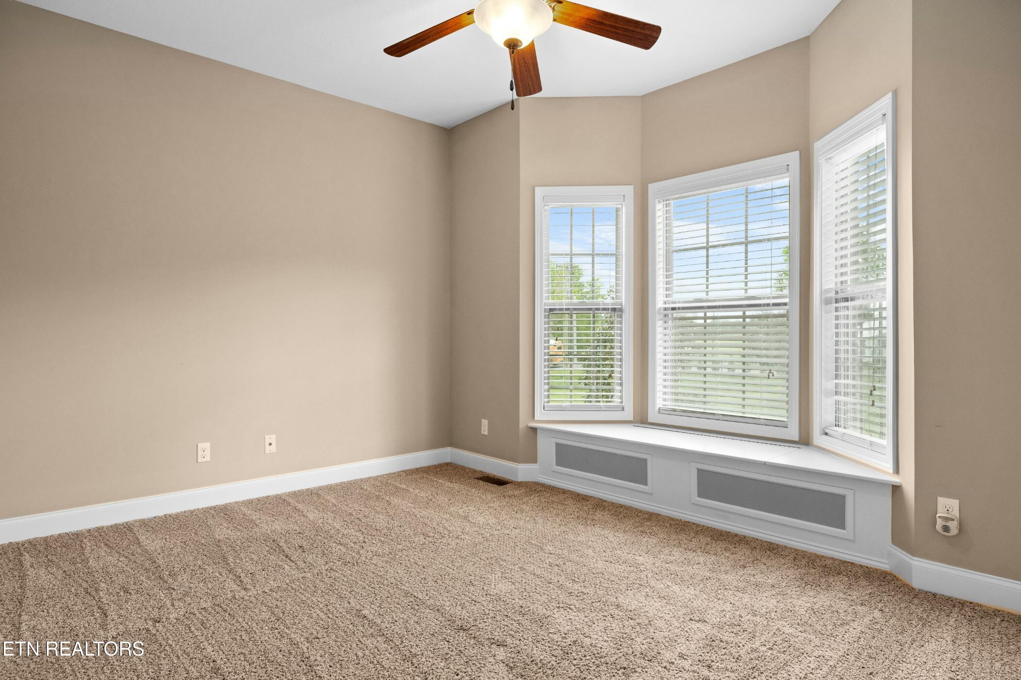 402 Lee Lambert Road Maryville, TN 37803 - Photo 16 of 41 an empty room with a window