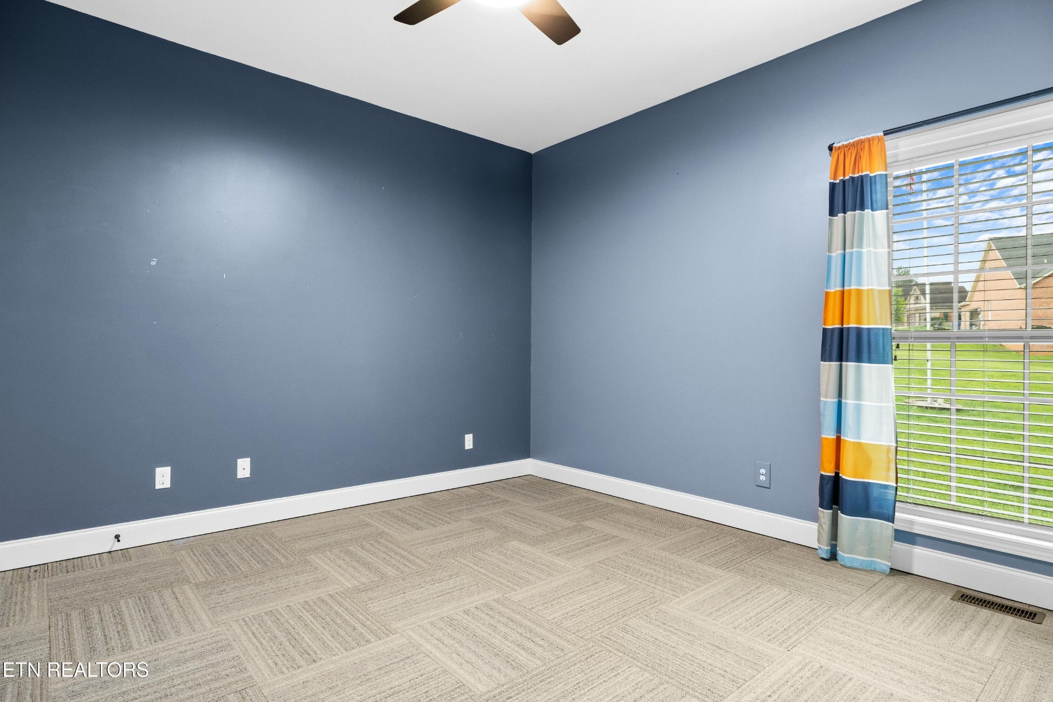 402 Lee Lambert Road Maryville, TN 37803 - Photo 24 of 41 a view of an empty room with a window