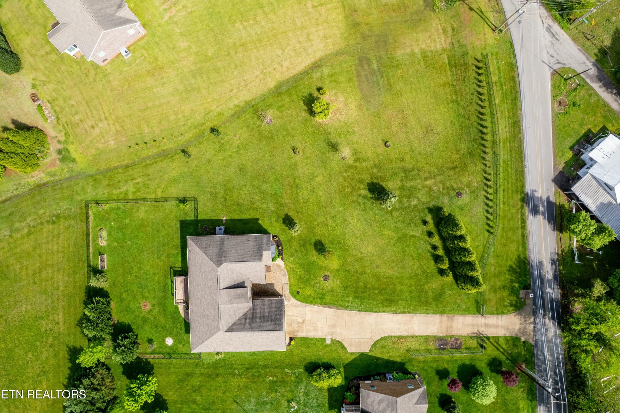 402 Lee Lambert Road Maryville, TN 37803 - Photo 30 of 41 view of a garden