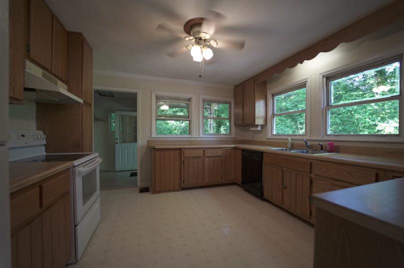 412 Foust Carney Road Powell, TN 37849 - Photo 6 of 13 FEB52D87-DE42-4B2E-AE60-50140064A0F4