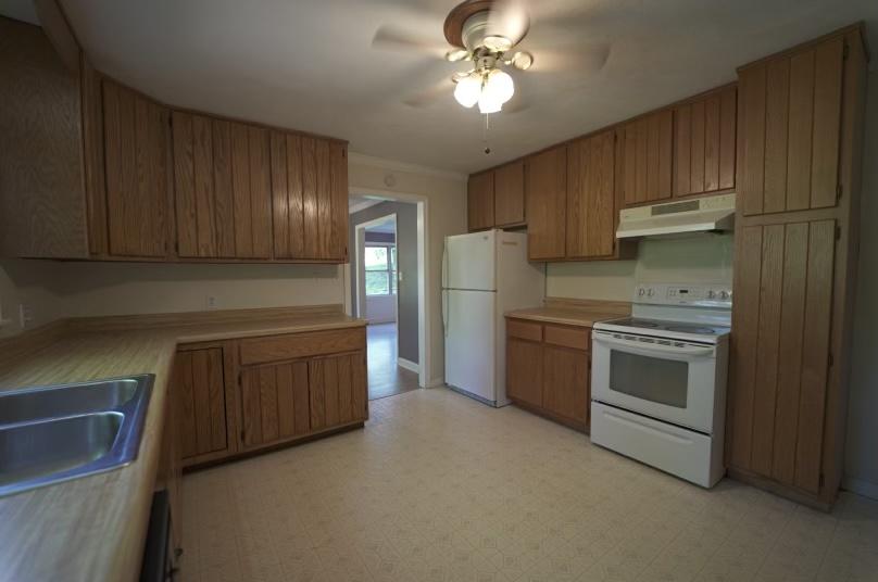 412 Foust Carney Road Powell, TN 37849 - Photo 8 of 13 A98AECA9-E644-4D41-A3EF-50EAB8C15CB2