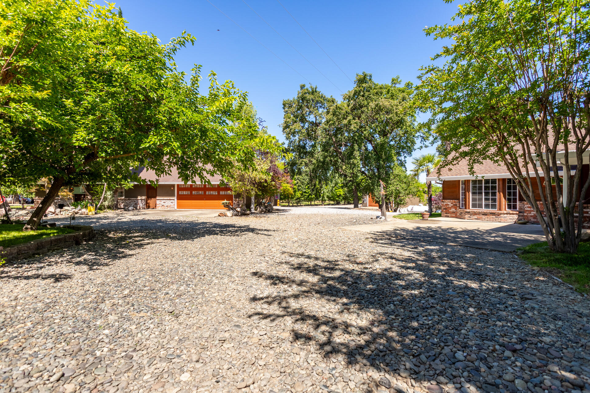 22712 Rovern Ranch Road Palo Cedro, CA 96073 - Photo 6 of 50 Driveway
