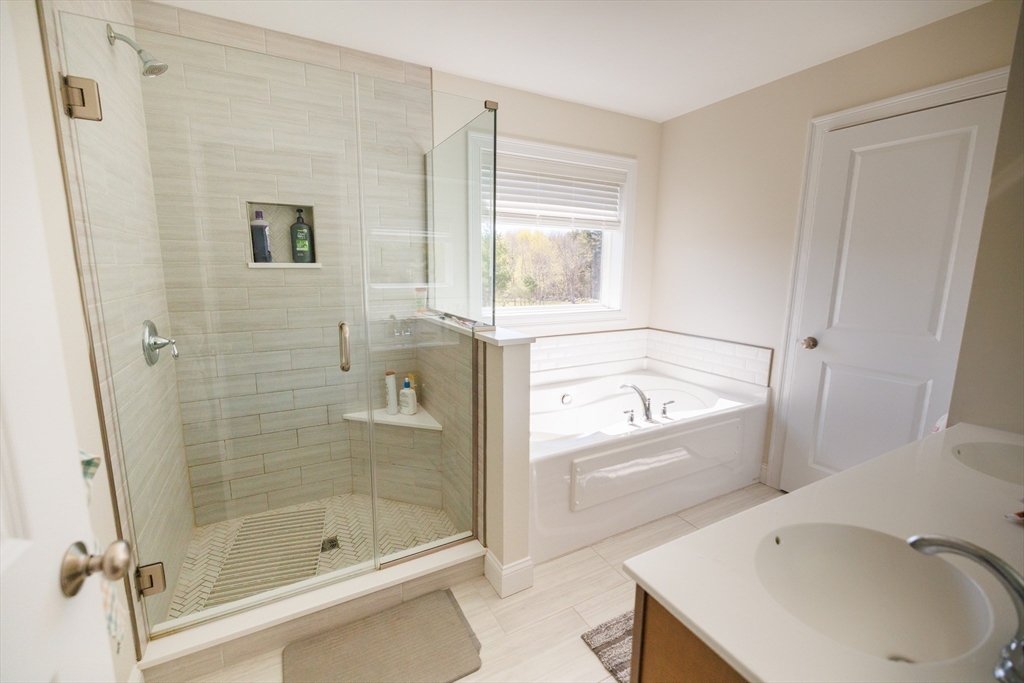 127 Gifford Road Westport, MA 02790 - Photo 9 of 41 Gallery Image 9