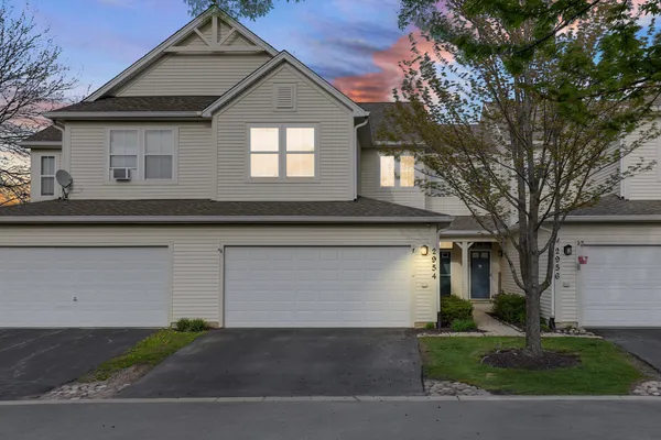 $318,000 | 2954 Falling Waters Lane, Lindenhurst, IL 60046