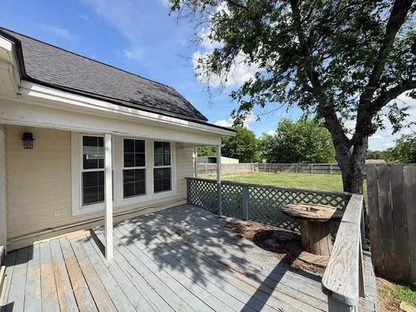 $187,000 | 312 Poplar Street, Italy, TX 76651