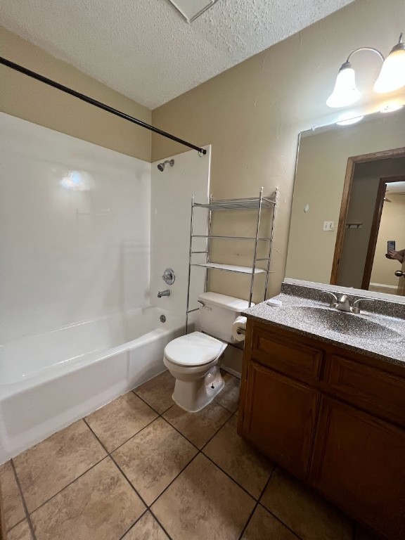 3506 Speedway, Unit 101 Austin, TX 78705 - Photo 9 of 31 a bathroom with a toilet a sink and bathtub