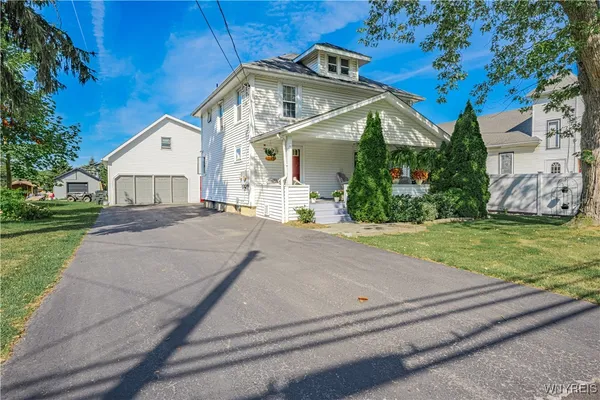 $271,276 | 449 Lake Street, Wilson, NY 14172