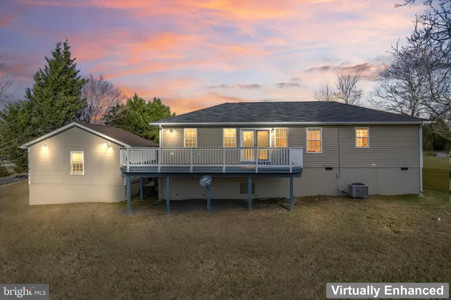 a street sign that is on the wall