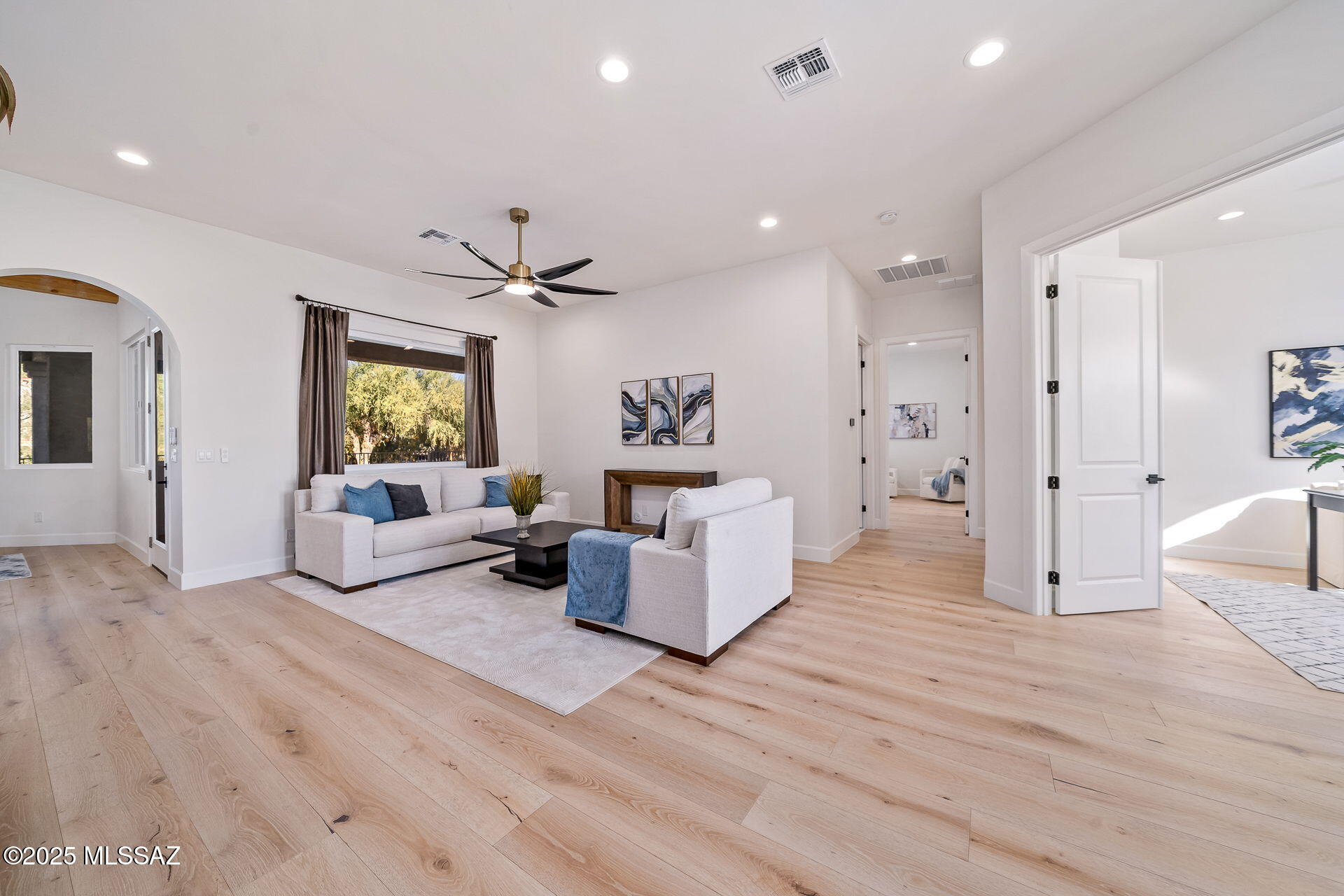 4140 North Pontatoc Road Tucson, AZ 85718 - Photo 17 of 50 Living Room