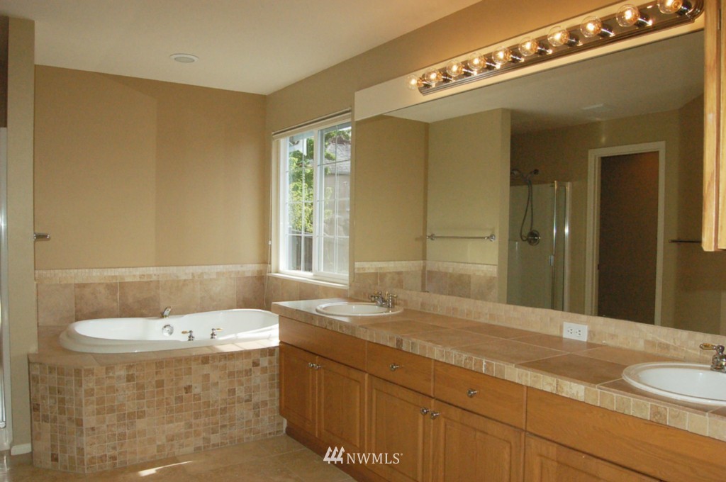 2816 202nd Street Southeast Bothell, WA 98012 - Photo 11 of 18