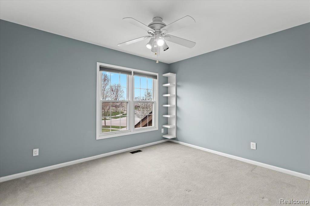 45241 Danbury Road Canton, MI 48188 - Photo 18 of 30 Gallery Image 18