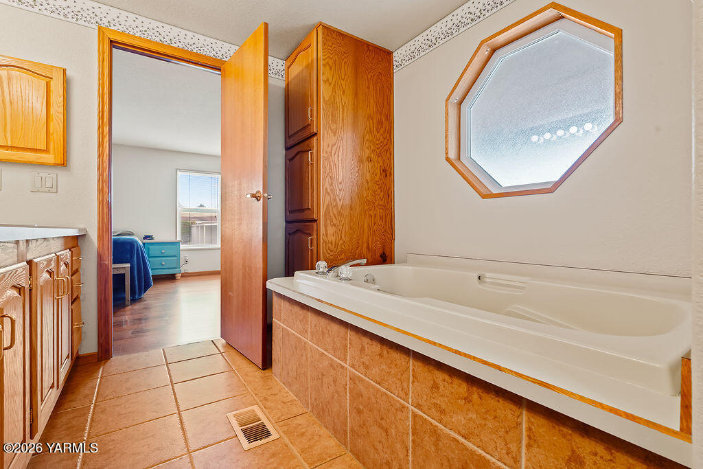3701 Gun Club Road, Unit 113 Yakima, WA 98901 - Photo 15 of 26 3701GunClubRdNo113-19