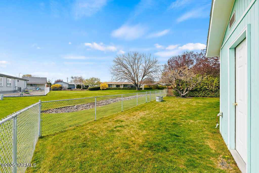 3701 Gun Club Road, Unit 113 Yakima, WA 98901 - Photo 22 of 26 3701GunClubRdNo113-26