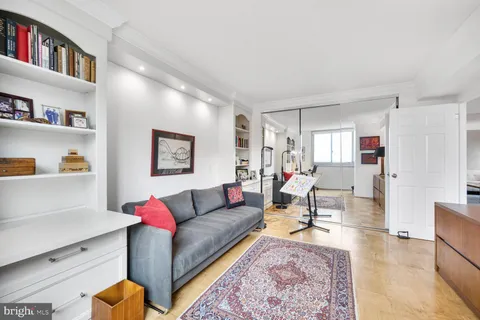 $565,000 | 4601 North Park Avenue, Unit 1118, Chevy Chase, MD 20815