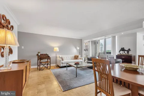 $565,000 | 4601 North Park Avenue, Unit 1118, Chevy Chase, MD 20815