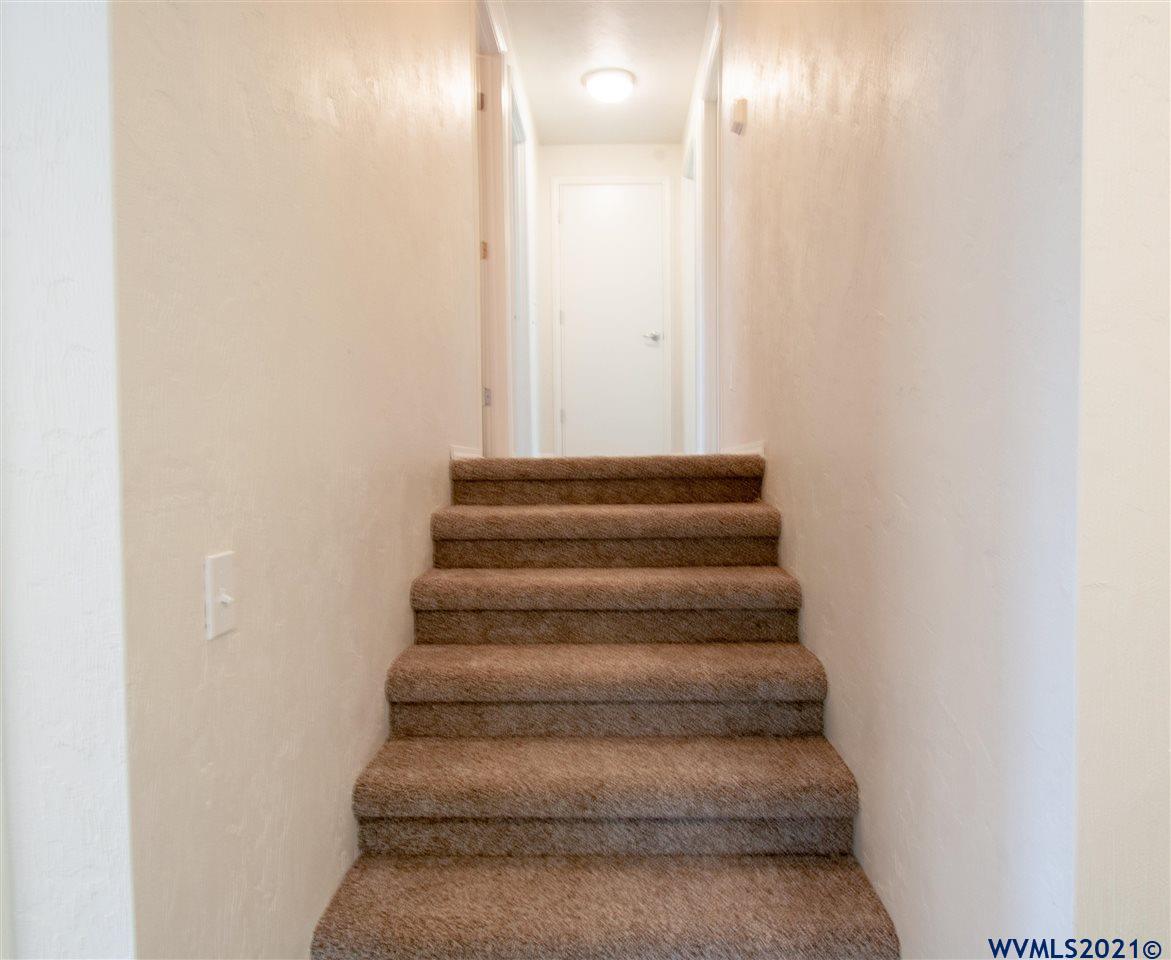 30077 Ingram Road Lebanon, OR 97355 - Photo 15 of 40 Gallery Image 15