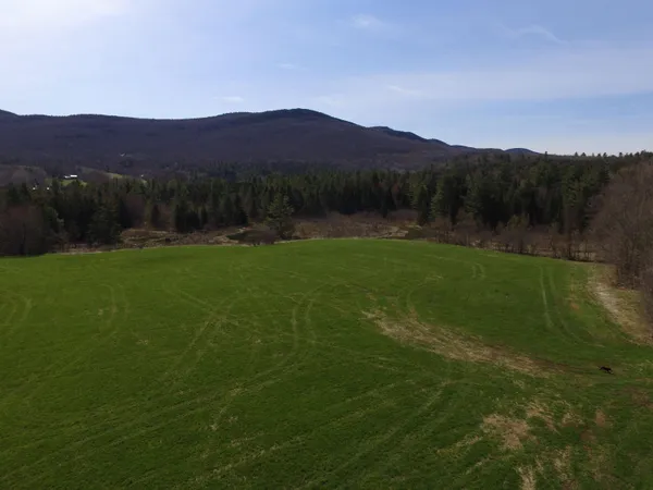 $685,000 | 813 Plunkton Road, Warren, VT 05674