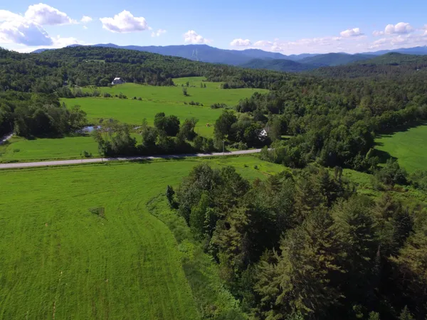 $685,000 | 813 Plunkton Road, Warren, VT 05674