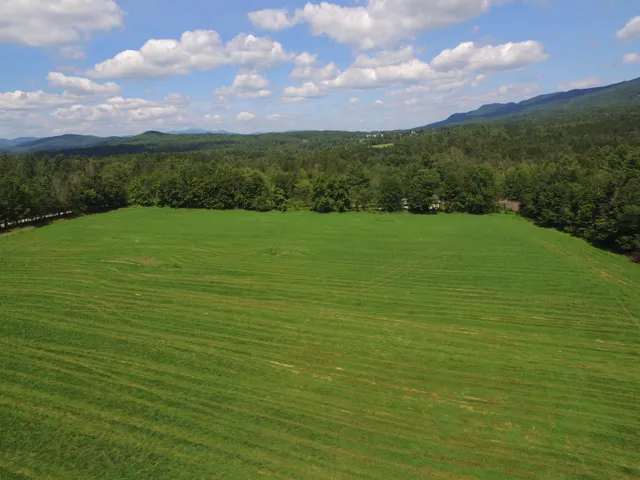 $875,000 | 813 Plunkton Road, Warren, VT 05674