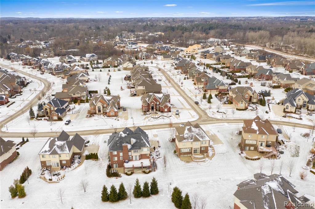 766 Passive Drive Rochester Hills, MI 48306 - Photo 7 of 46