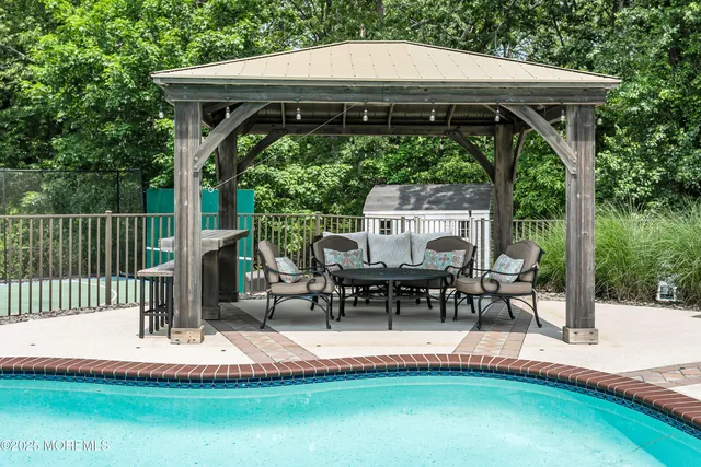 $1,385,000 | 529 Woodview Road, Toms River, NJ 08755