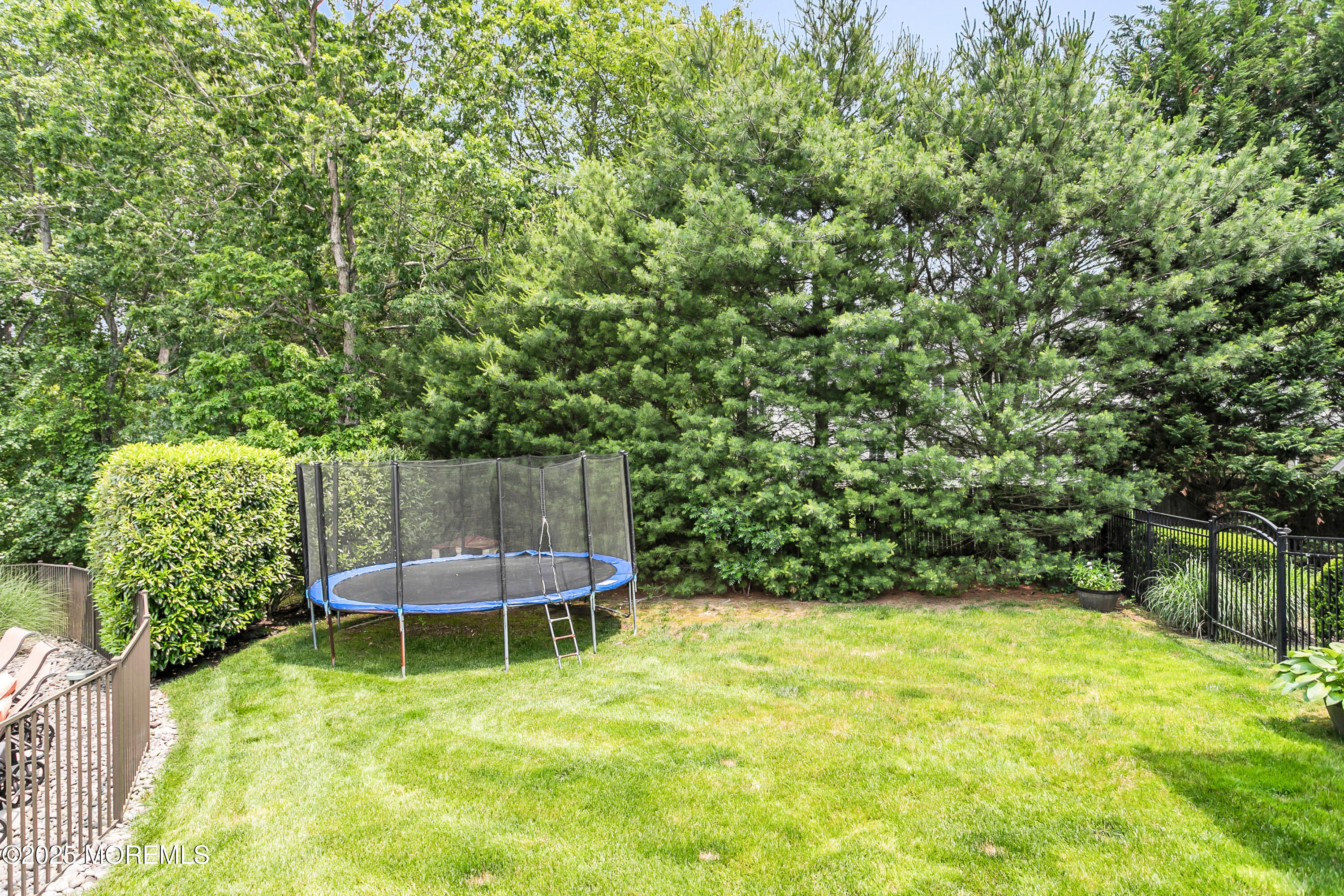 529 Woodview Road Toms River, NJ 08755 - Photo 77 of 85 529 Woodview Rd