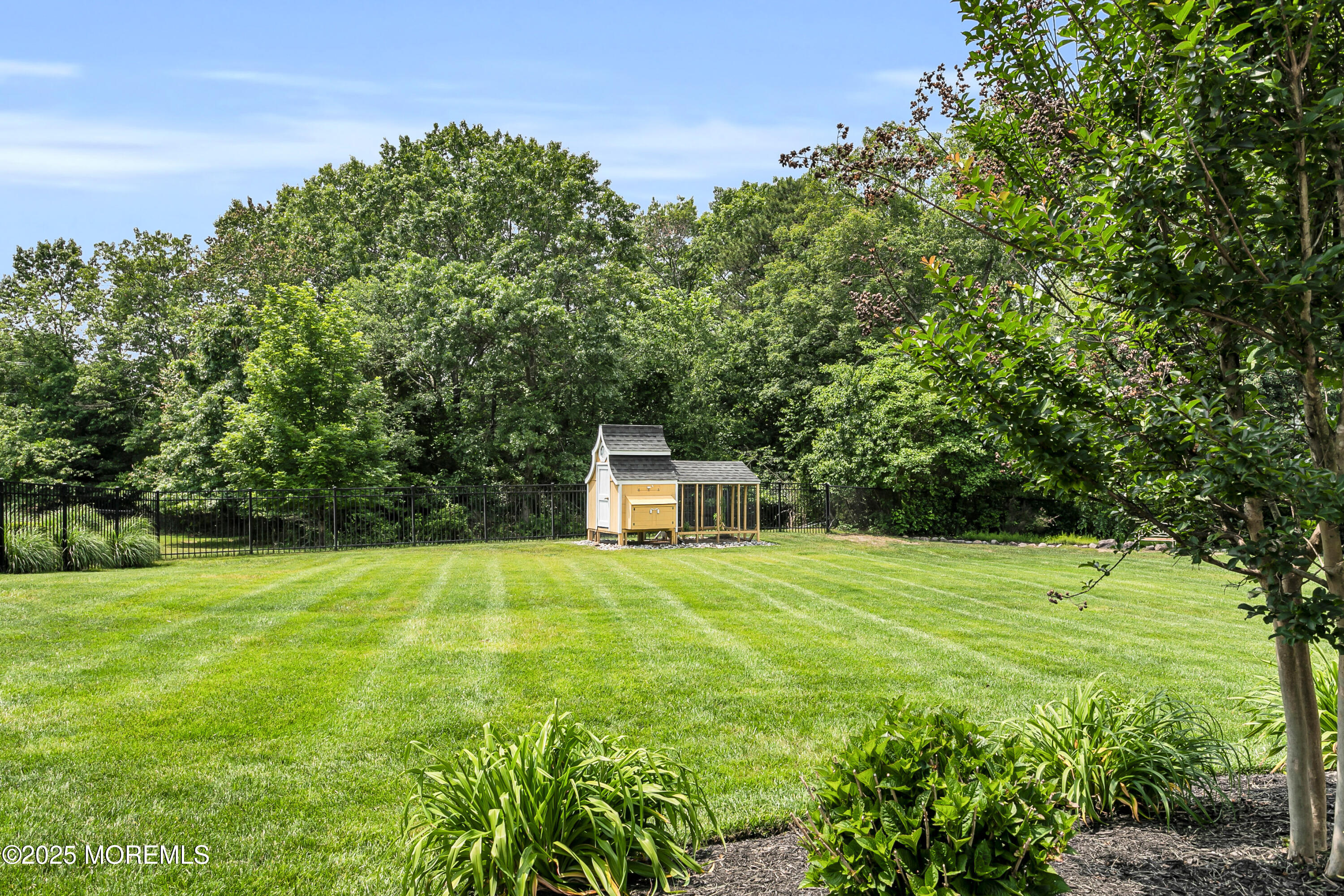 529 Woodview Road Toms River, NJ 08755 - Photo 78 of 85 529 Woodview Rd