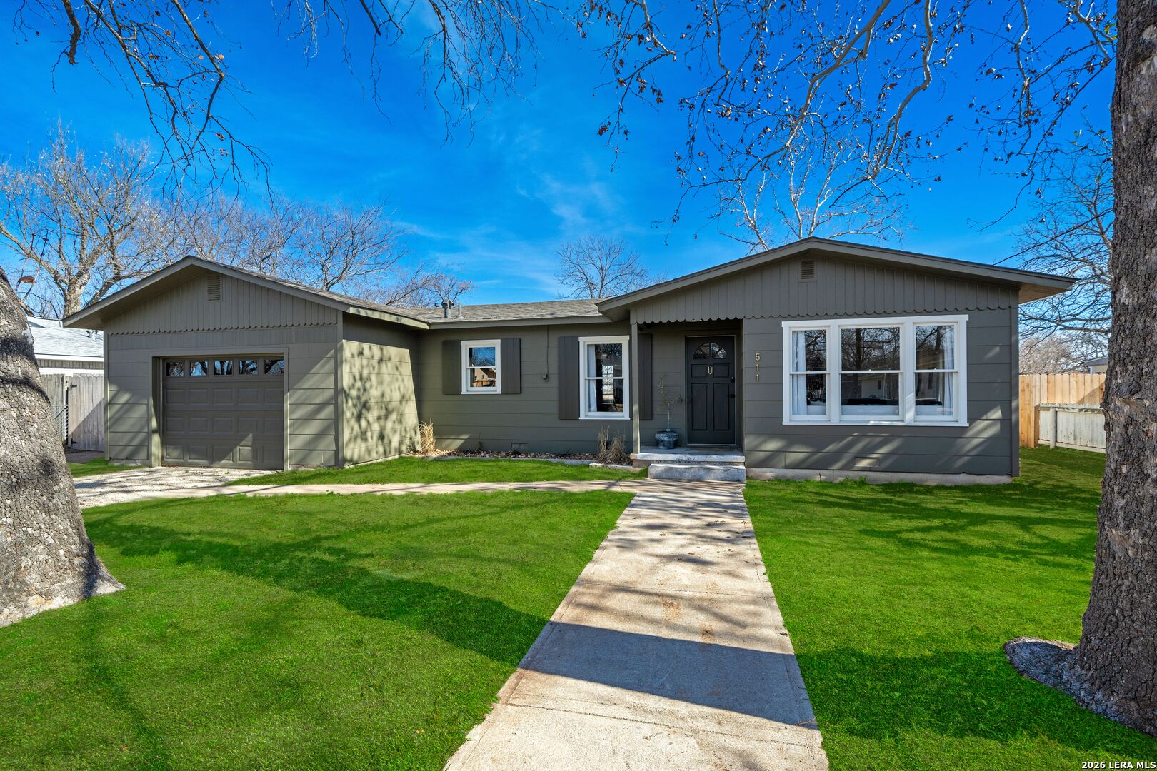 511 South Olive Street Fredericksburg, TX 78624 - Photo 2 of 39