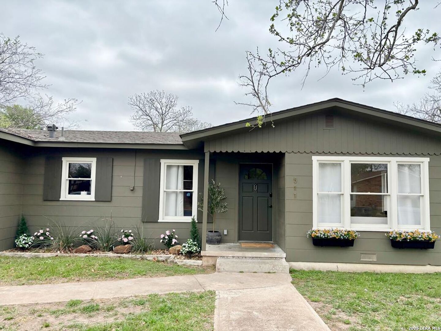 511 South Olive Street Fredericksburg, TX 78624 - Photo 8 of 39
