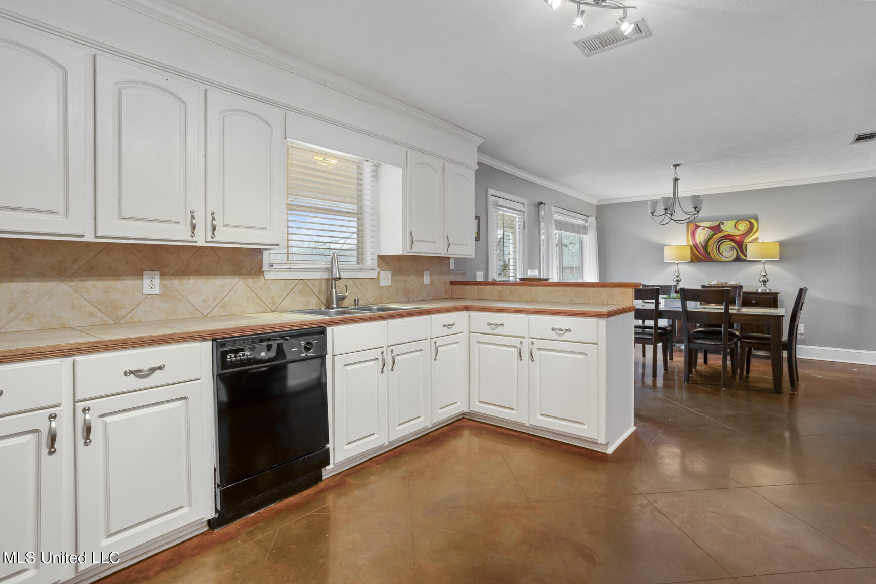 115 West Elbridge Way Canton, MS 39046 - Photo 12 of 25 115 W Elbridge Way-13