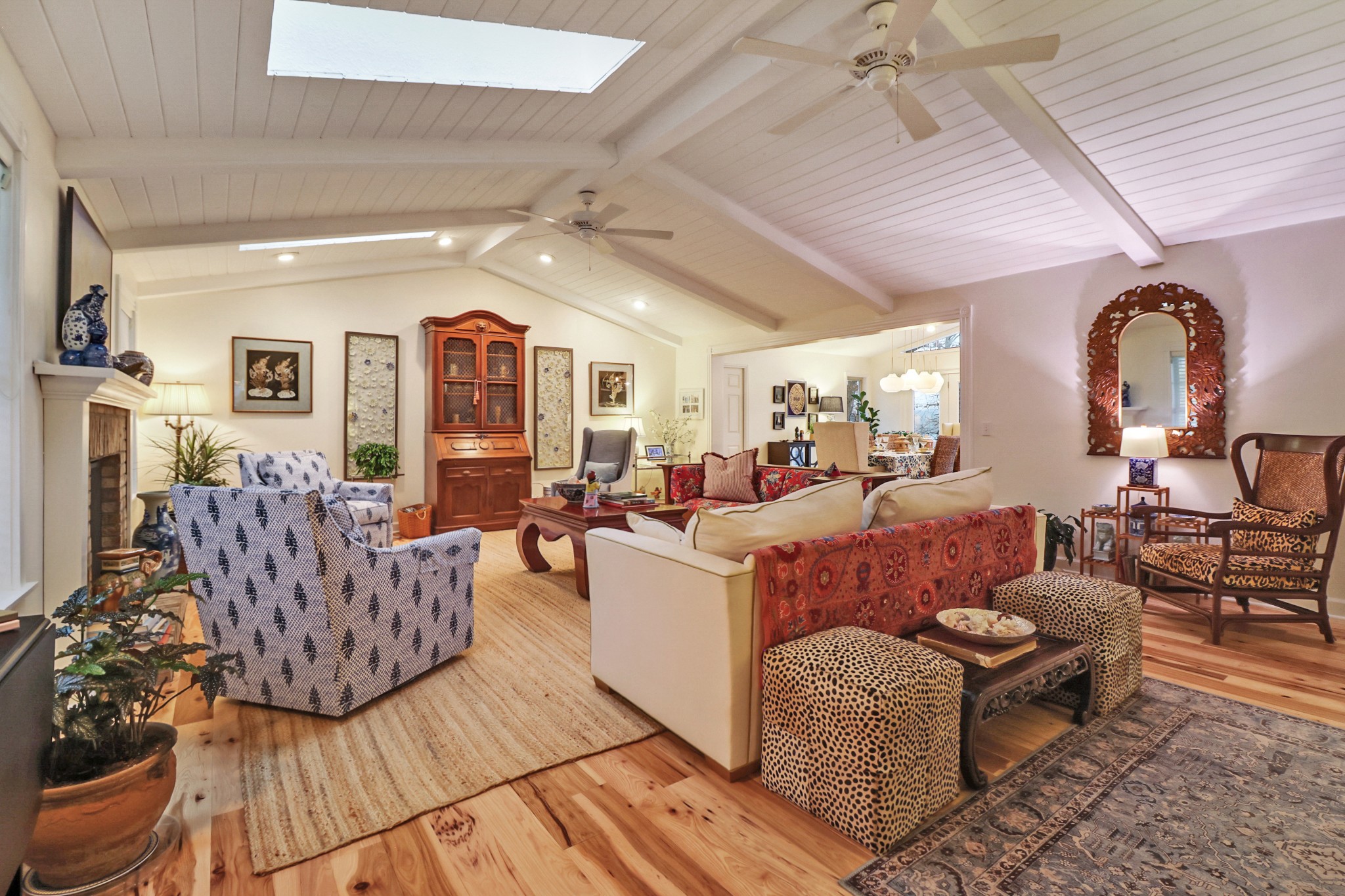 138 Rutgers Circle Crossville, TN 38558 - Photo 6 of 45 a living room with furniture and a large window