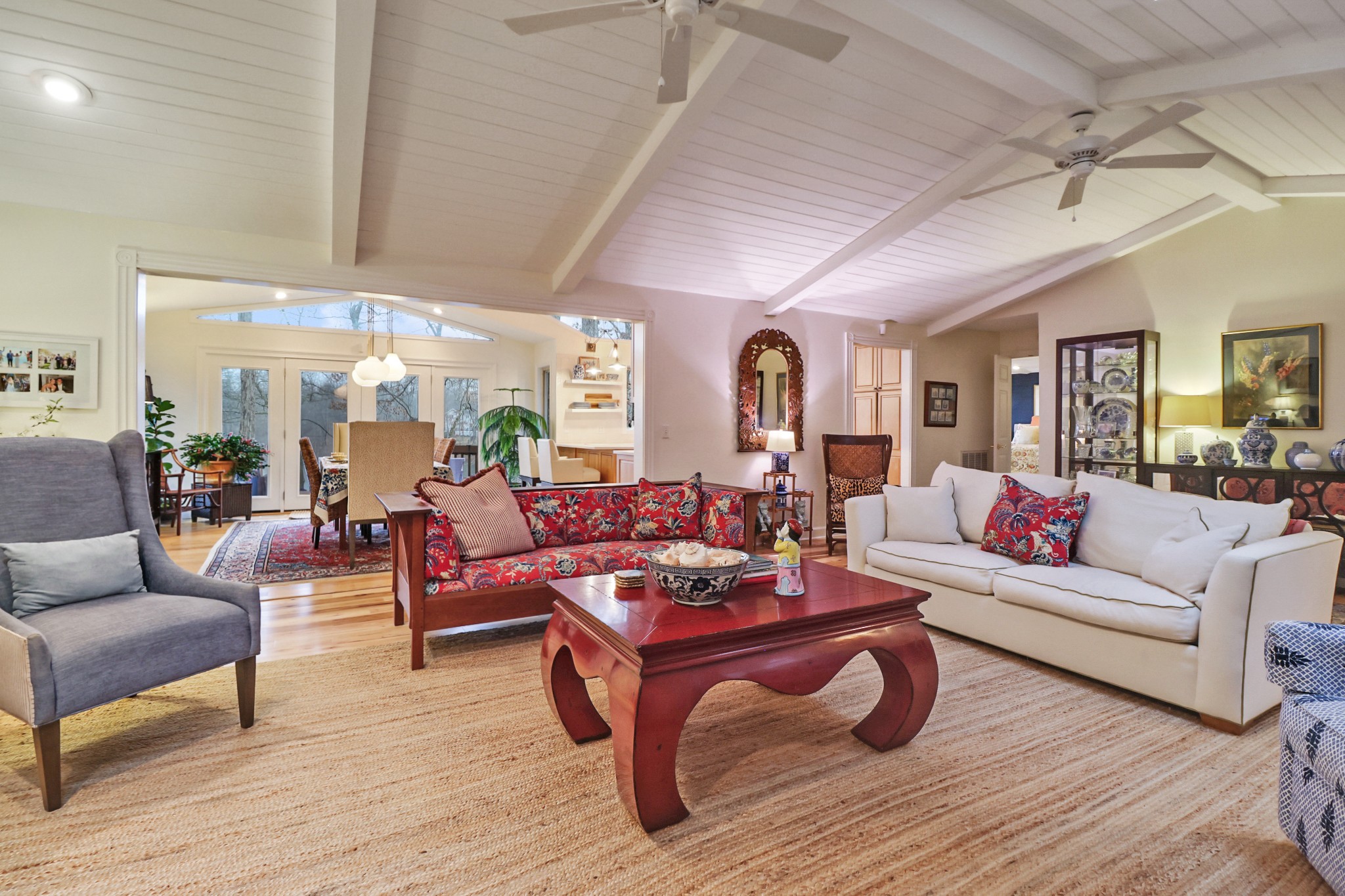 138 Rutgers Circle Crossville, TN 38558 - Photo 8 of 45 a living room with furniture and a wooden floor