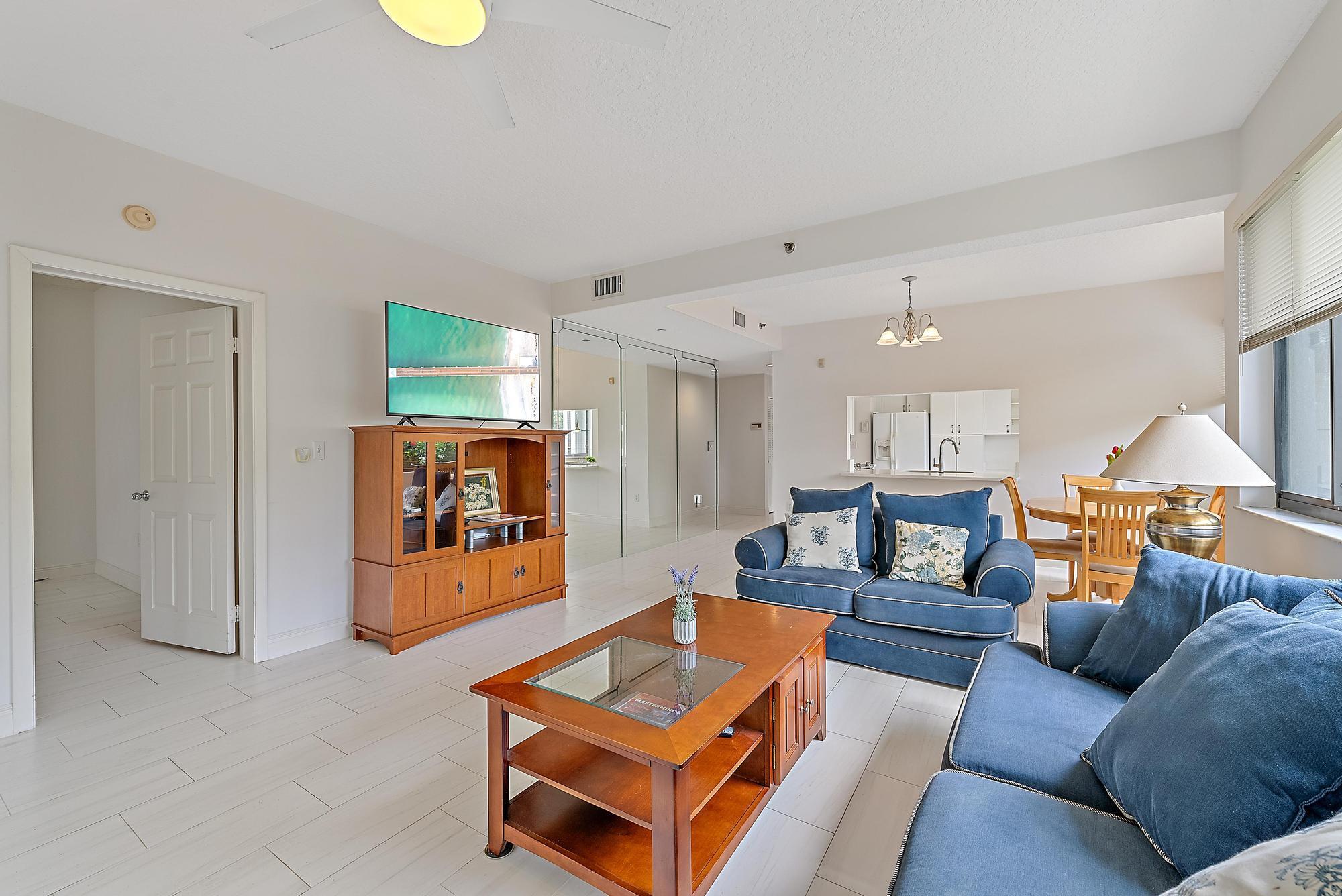 811 Oak Harbour Drive Juno Beach, FL 33408 - Photo 8 of 48 Living Room