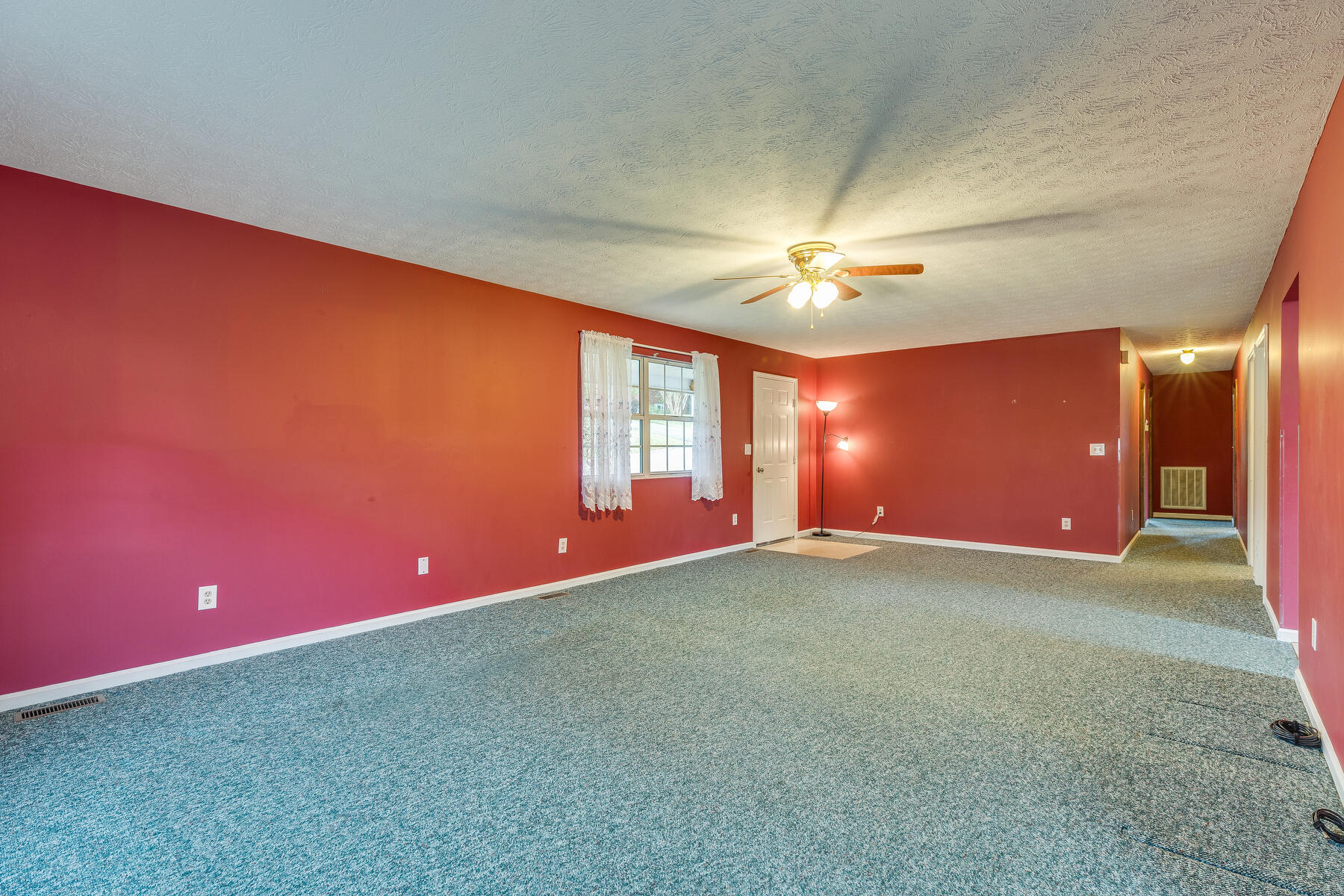 112 Unaka Subdivision Road Elizabethton, TN 37643 - Photo 13 of 49 008