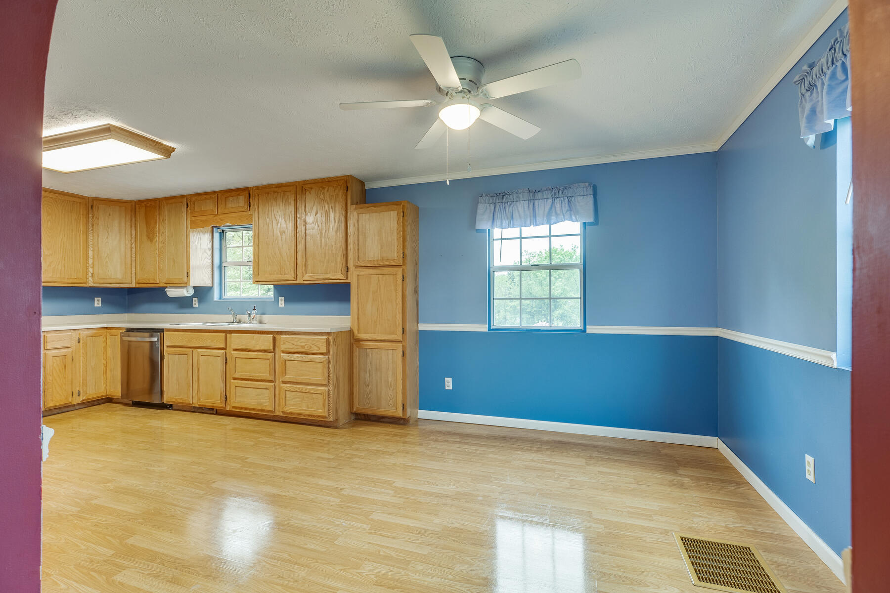 112 Unaka Subdivision Road Elizabethton, TN 37643 - Photo 16 of 49 010