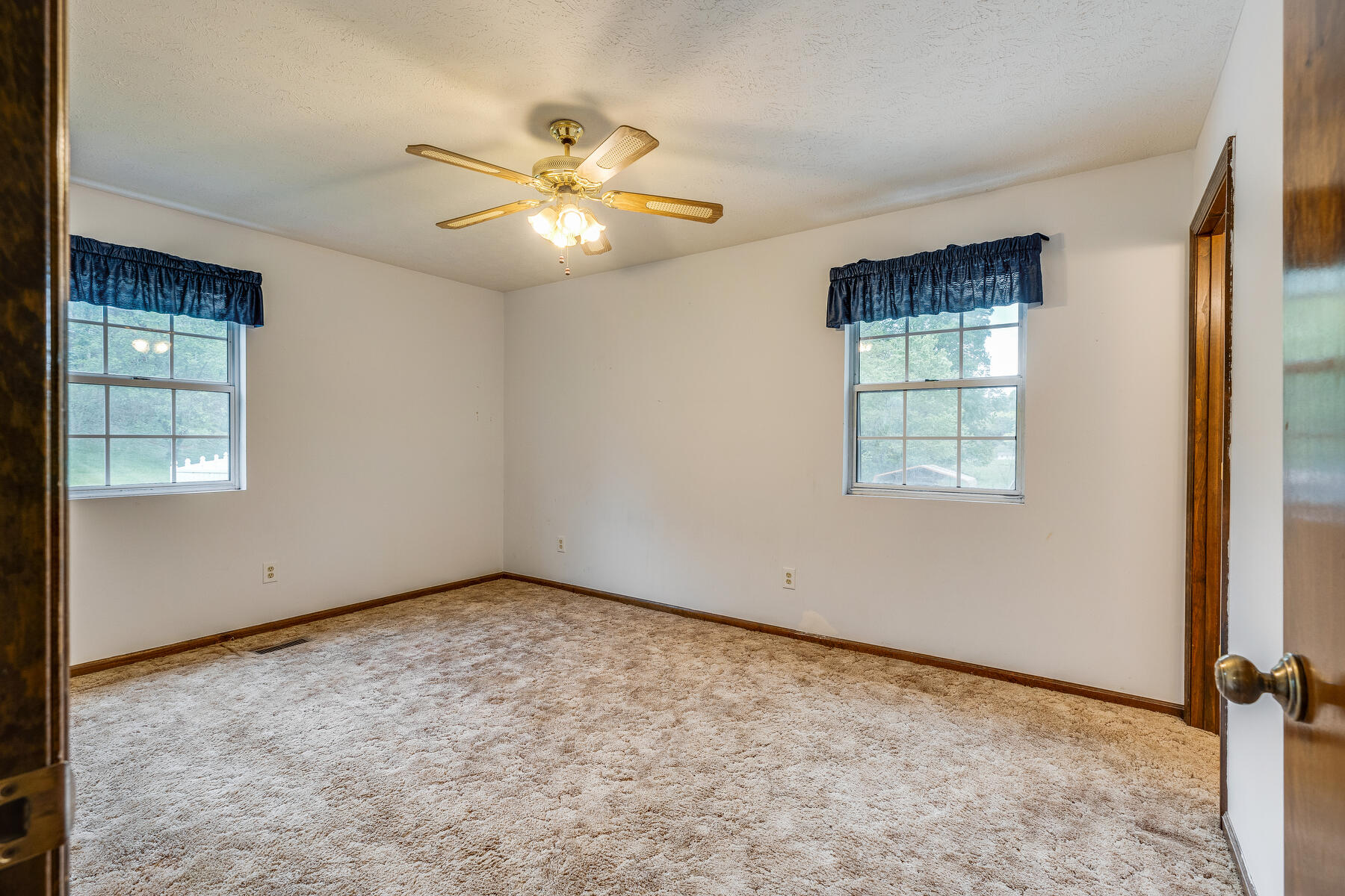 112 Unaka Subdivision Road Elizabethton, TN 37643 - Photo 26 of 49 015