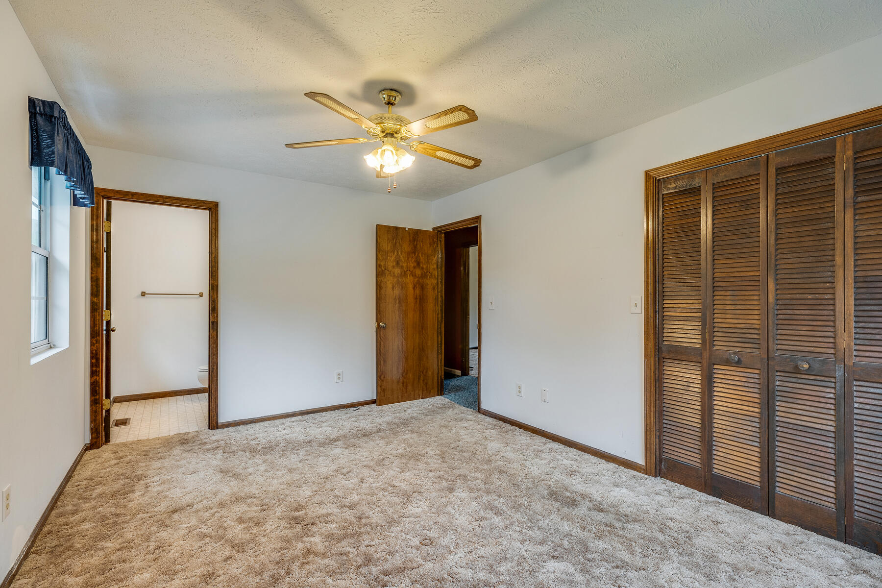 112 Unaka Subdivision Road Elizabethton, TN 37643 - Photo 27 of 49 017