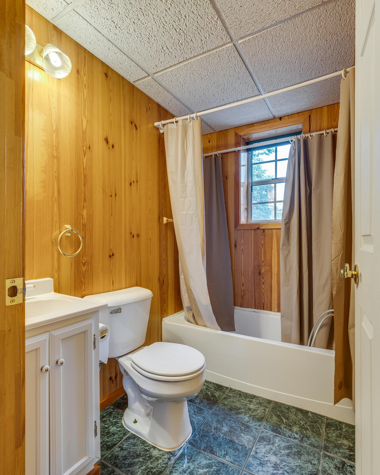 112 Unaka Subdivision Road Elizabethton, TN 37643 - Photo 32 of 49 029