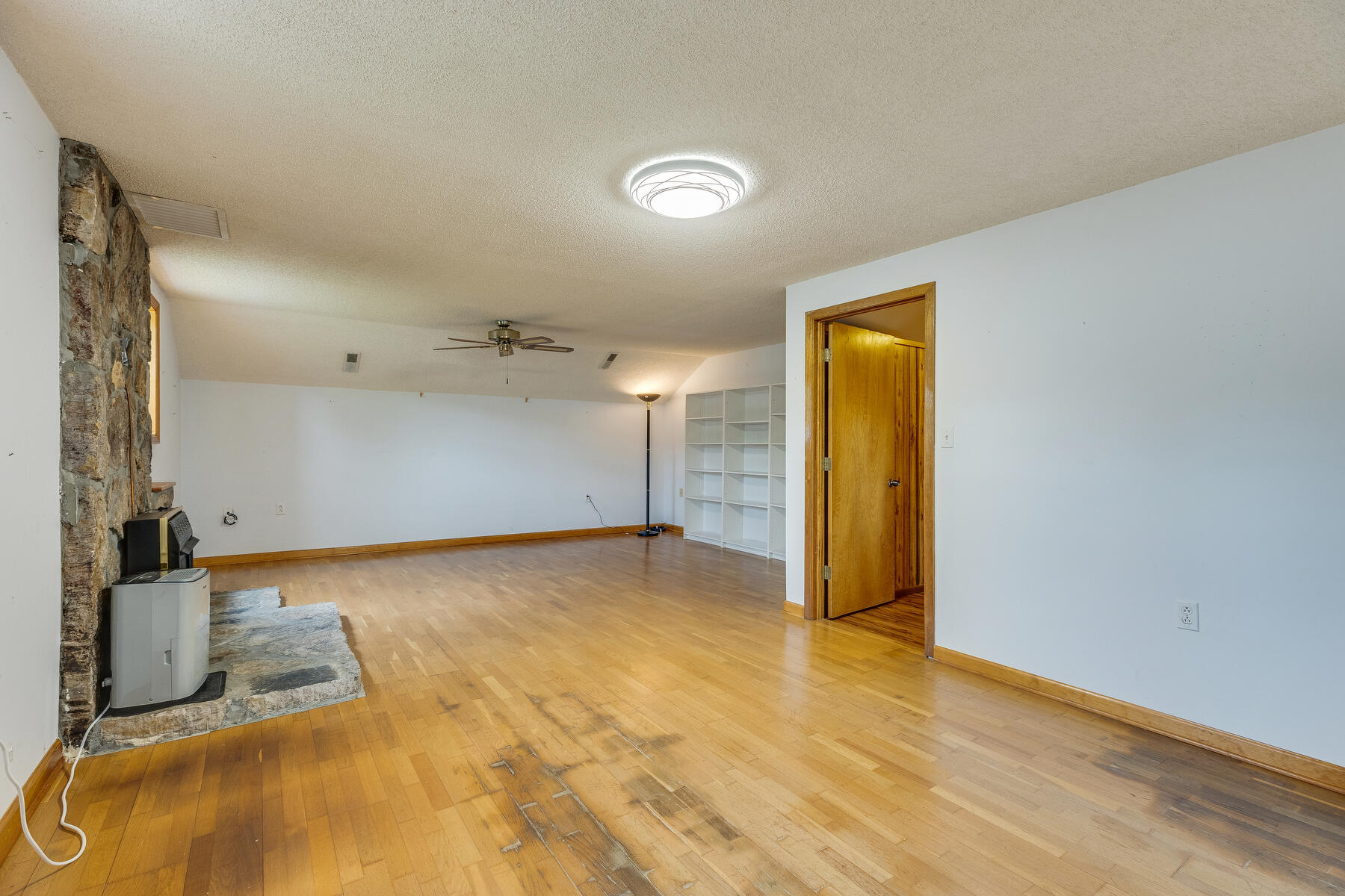 112 Unaka Subdivision Road Elizabethton, TN 37643 - Photo 33 of 49 026