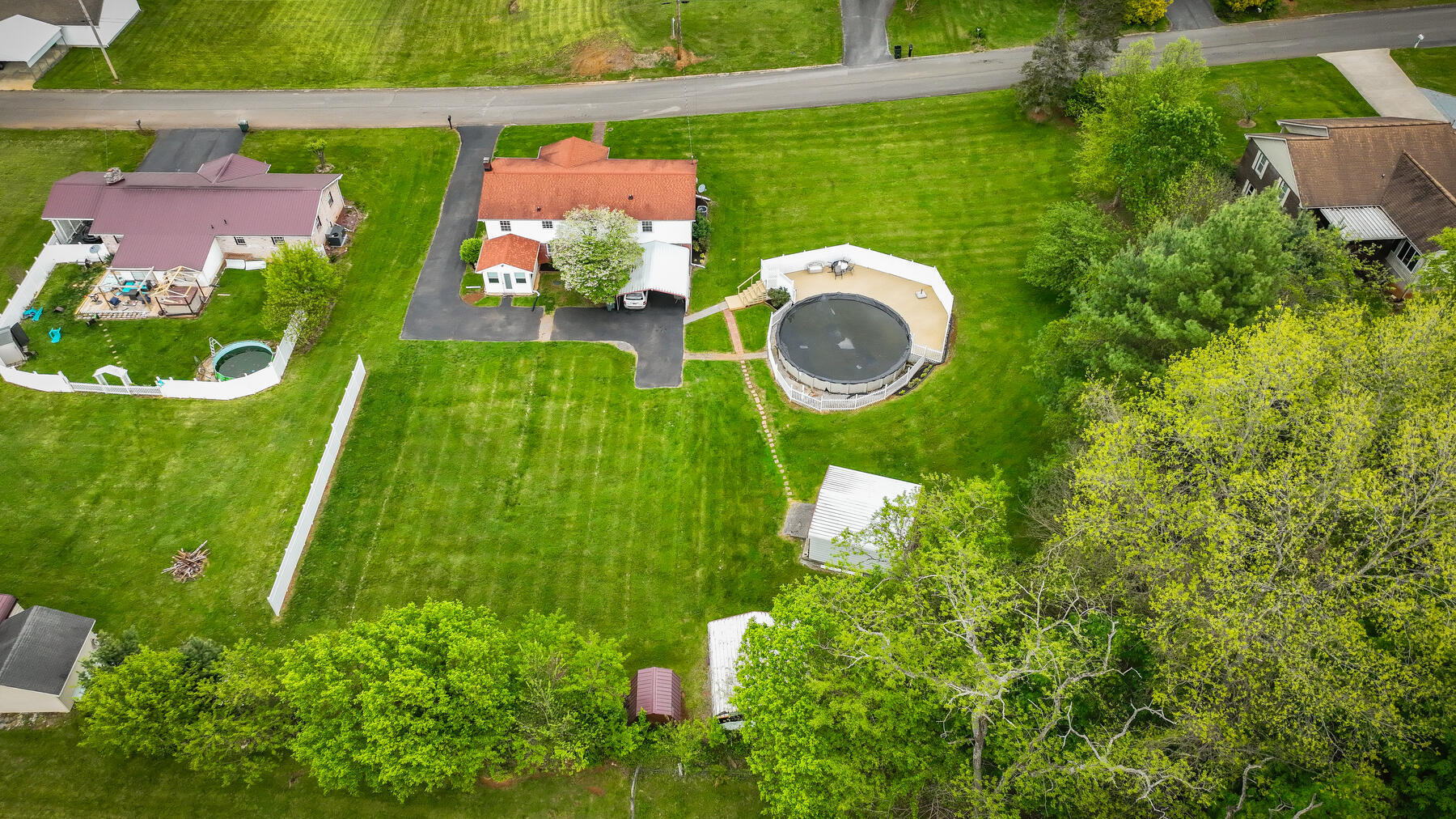 112 Unaka Subdivision Road Elizabethton, TN 37643 - Photo 7 of 49 104