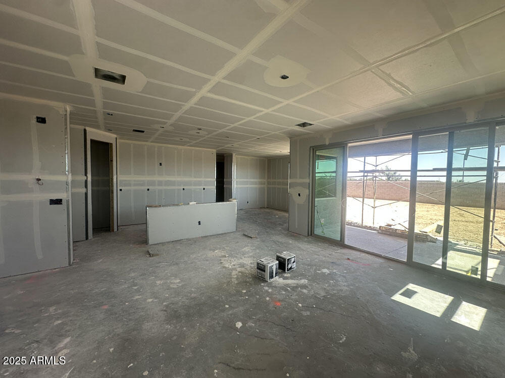 2325 Homesteaders Road San Tan Valley, AZ 85140 - Photo 5 of 41 004 - Great Room