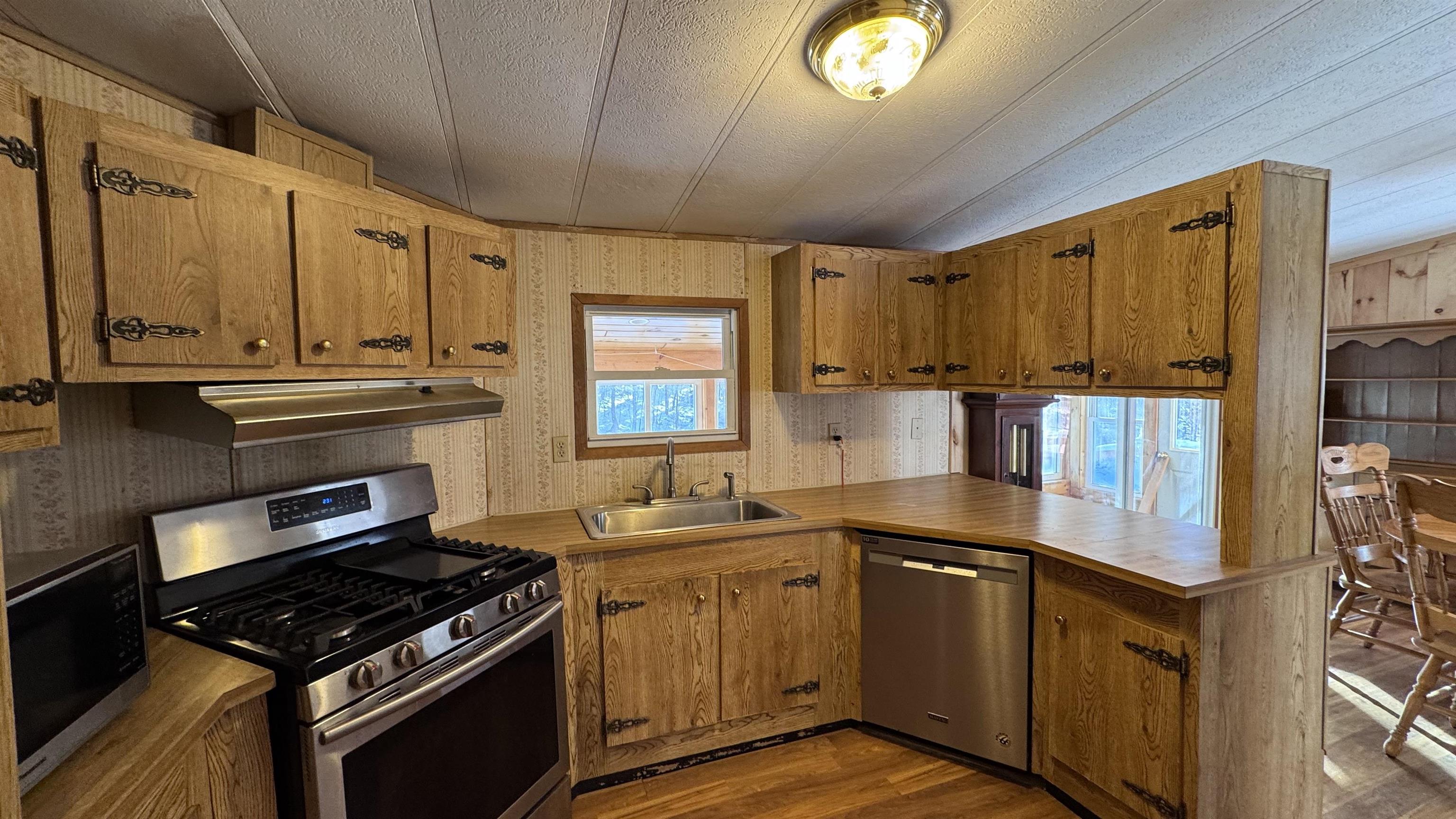540 Depot Road Tamworth, NH 03886 - Photo 14 of 31 Gallery Image 14