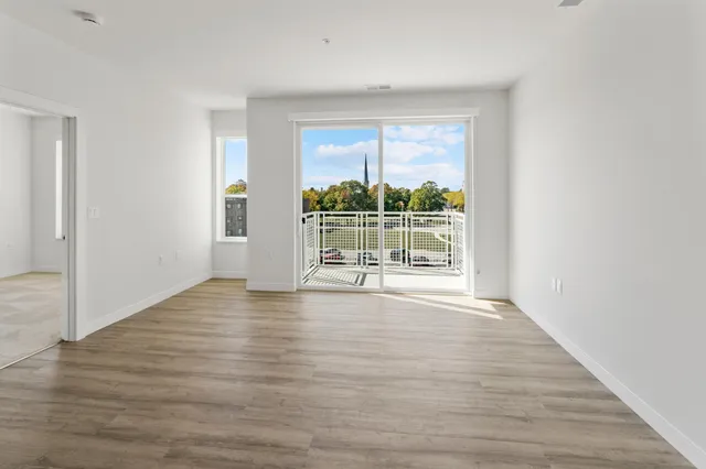 $1,624 | 5945 6th Avenue, Unit 402, Kenosha, WI 53140