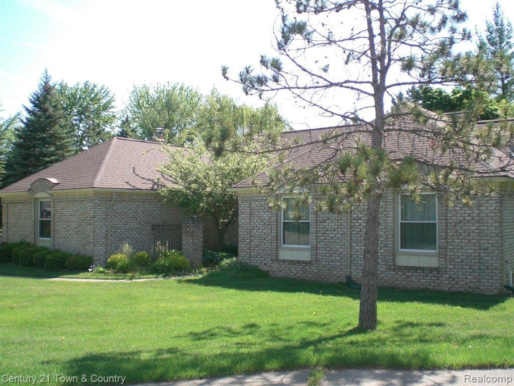 631 Deerfield Court Rochester, MI 48309 - Photo 1 of 25 631 Deerfield Ct