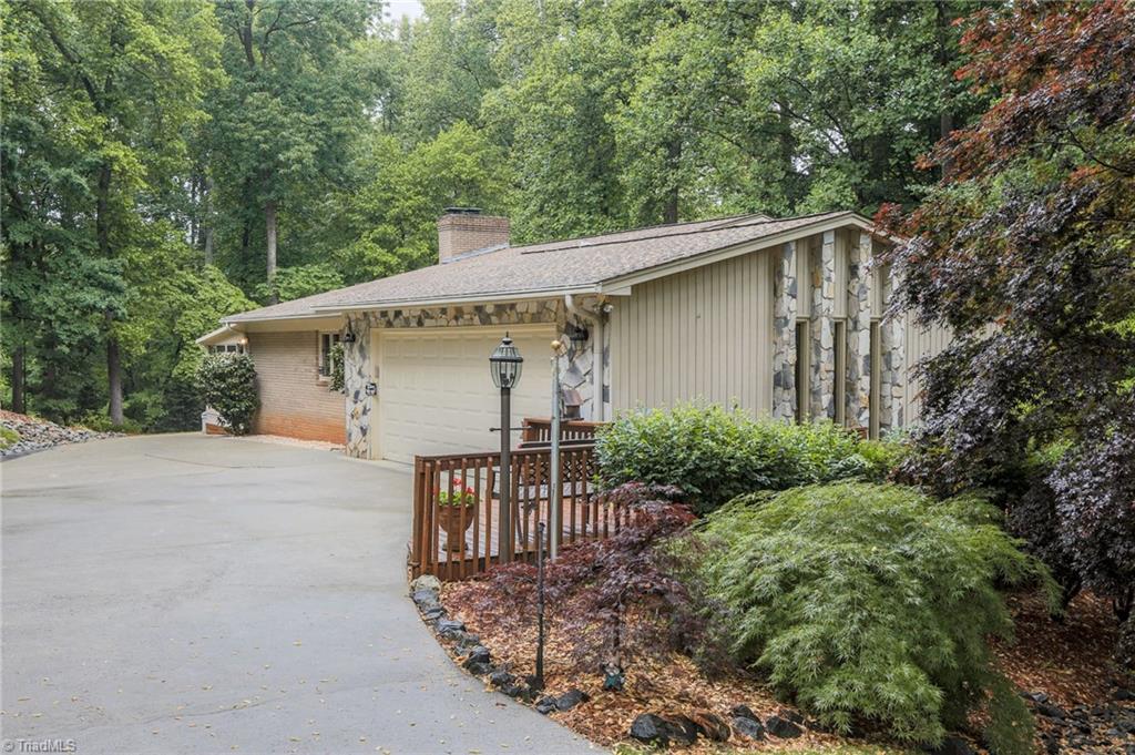 7352 Oak Bucket Road Thomasville, NC 27360 - Photo 2 of 30