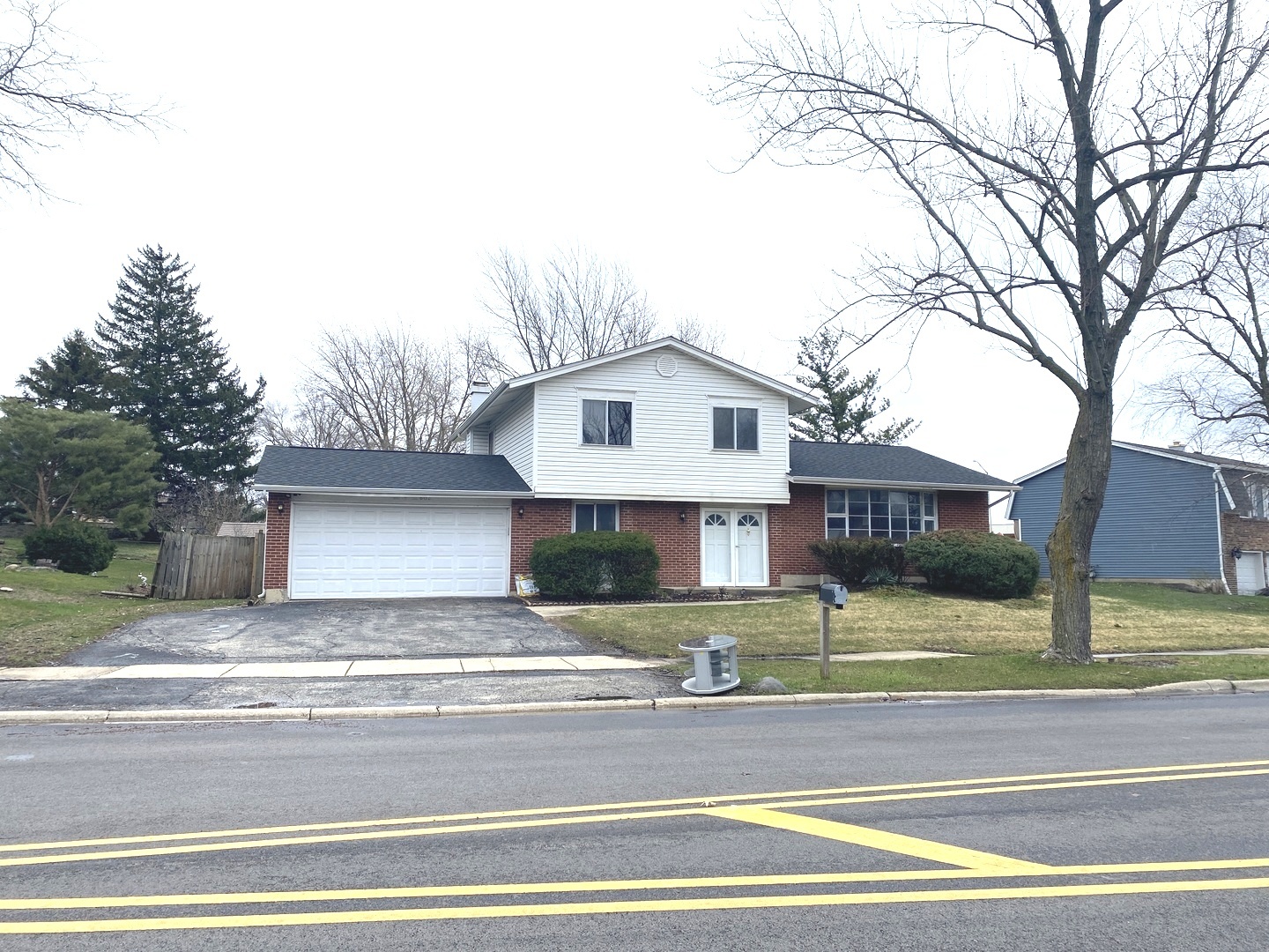 602 North Pinecrest Road Bolingbrook, IL 60440 - Photo 1 of 34 Gallery Image 1