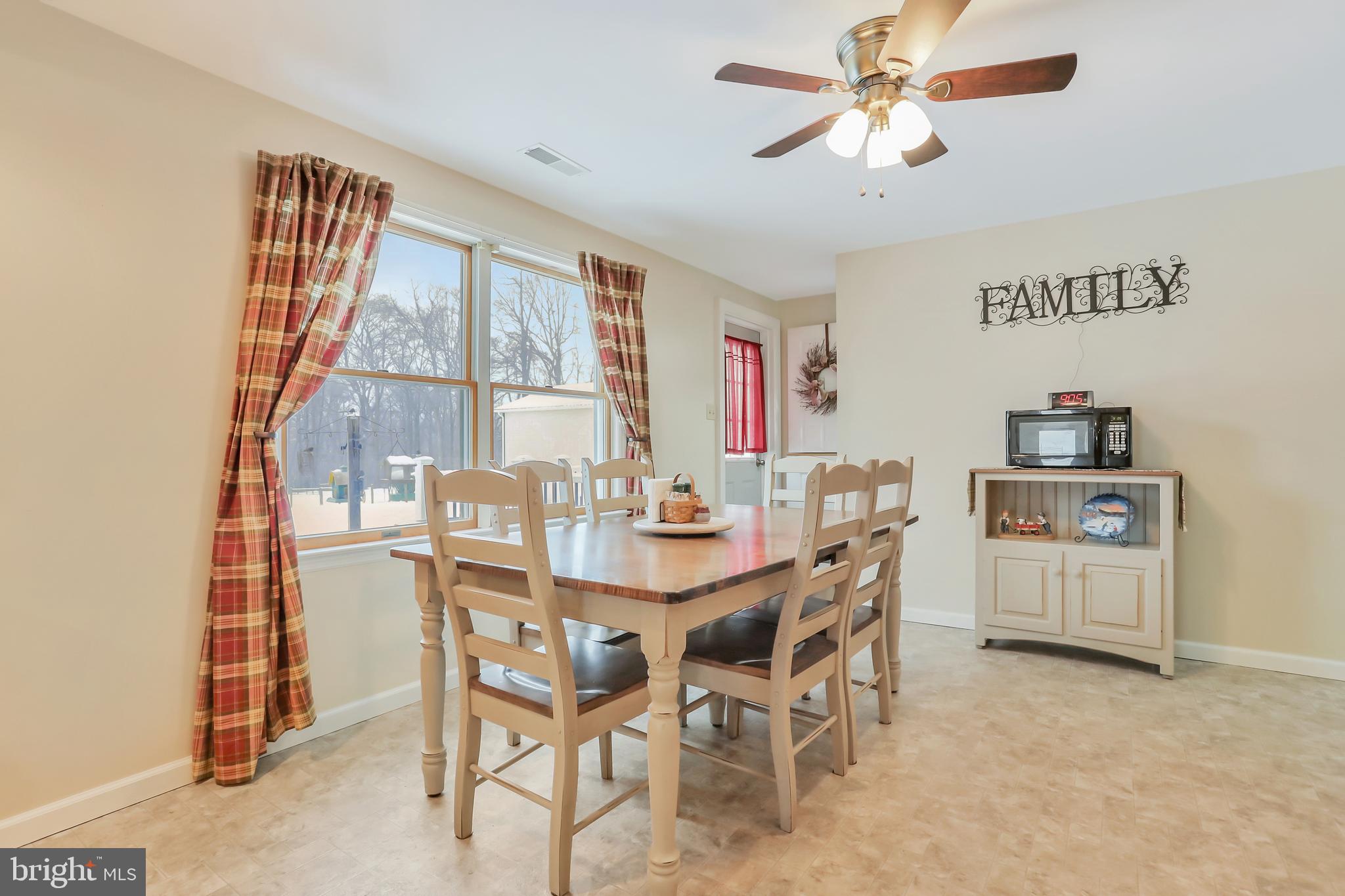 3443 Rohrersville Road Rohrersville, MD 21779 - Photo 14 of 46 Large Table Area!