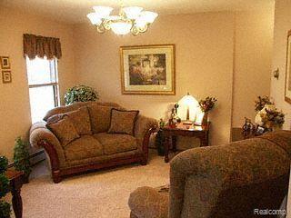 6807 North Beck Road Canton, MI 48187 - Photo 9 of 13 living room